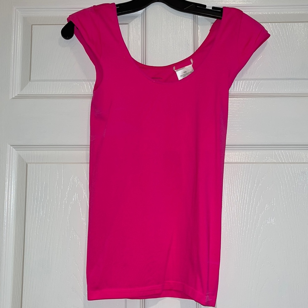 BCBGMAXAZRIA HOT PINK TOP